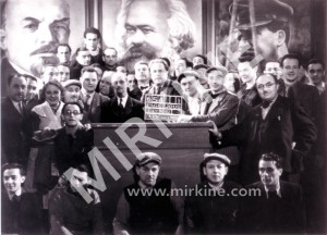 1936, La vie est à nous, stage