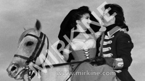 1952, Gina Lollobrigida, Gérard Philipe, cheval
