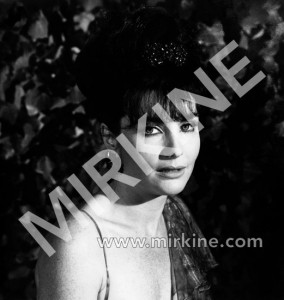 Yvonne Furneaux, portrait